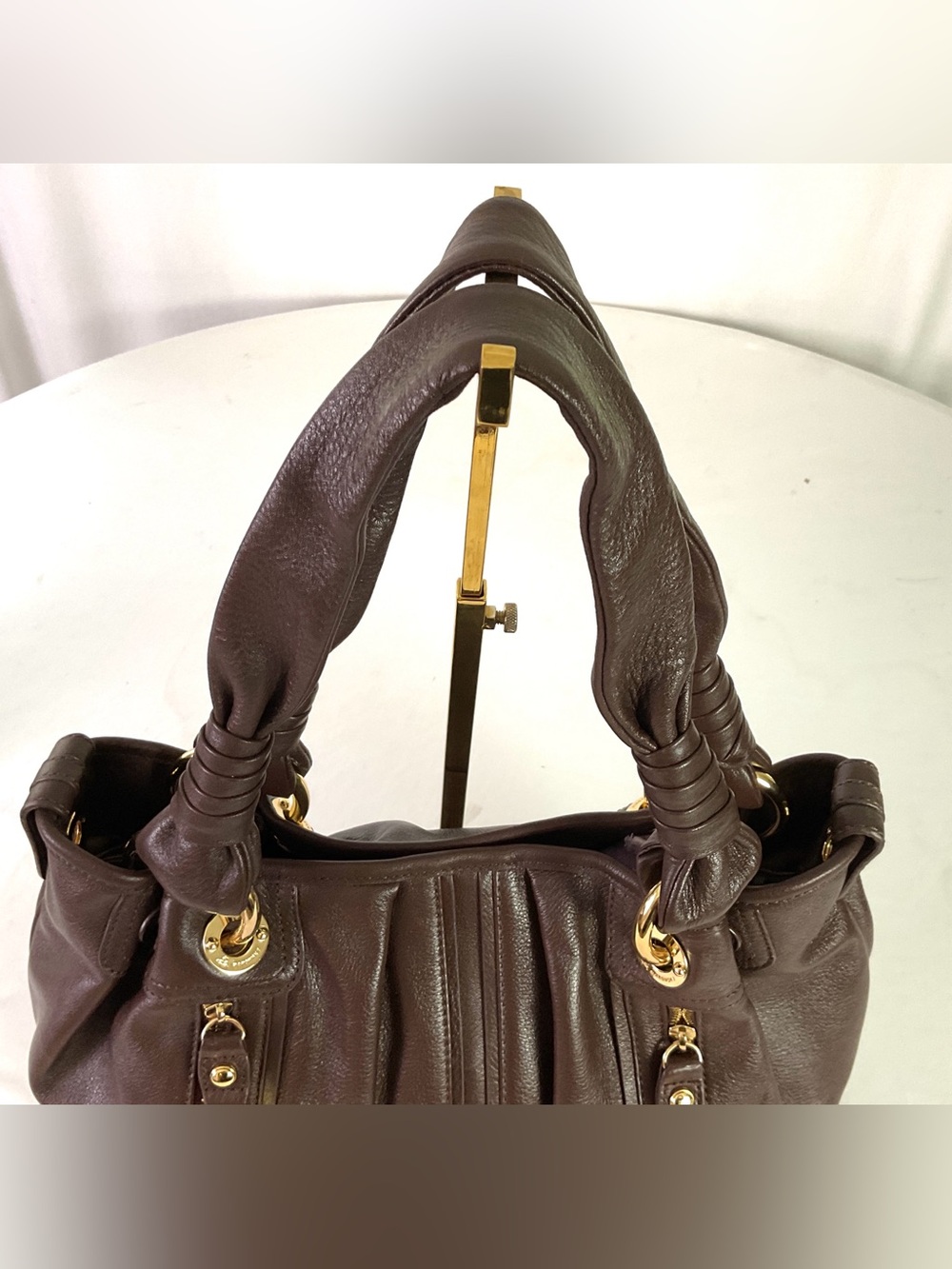 NWOT- B Makowsky brown, pleated, leather, goldtone hardware hobo shoulder bag - Picture 3 of 15